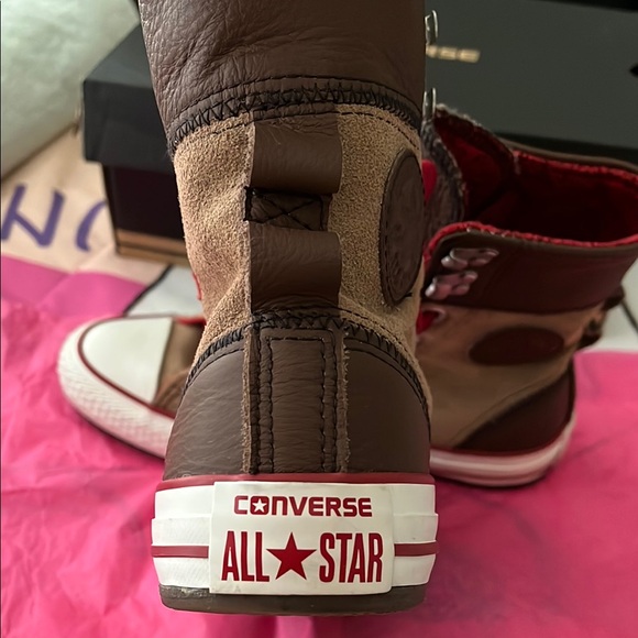 Converse High-Top Sneakers - Brown and Red
Women size 5 - Picture 4 of 8
